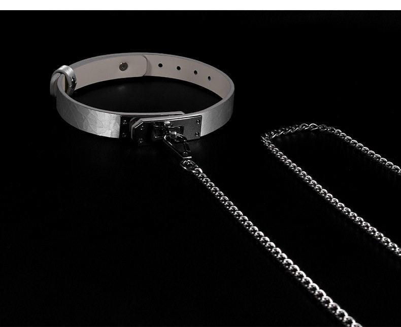 Alabaster Oath - Textured White Leather Turn-Lock Collar