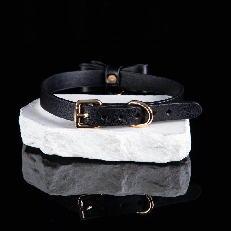 Midnight Ribbon - Sculpted Leather Bow BDSM Collar with Onyx Bell